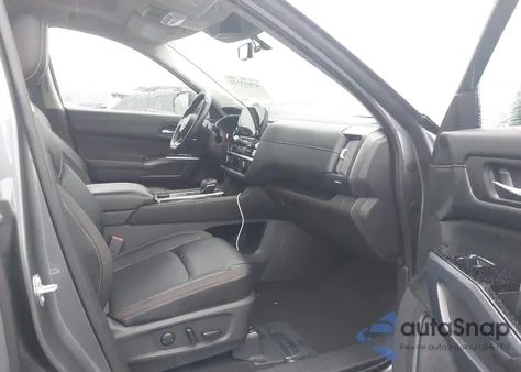 2024 Nissan Pathfinder Sl 4Wd z USA, uszkodzony, nr VIN 5N1DR3CD2RC270958